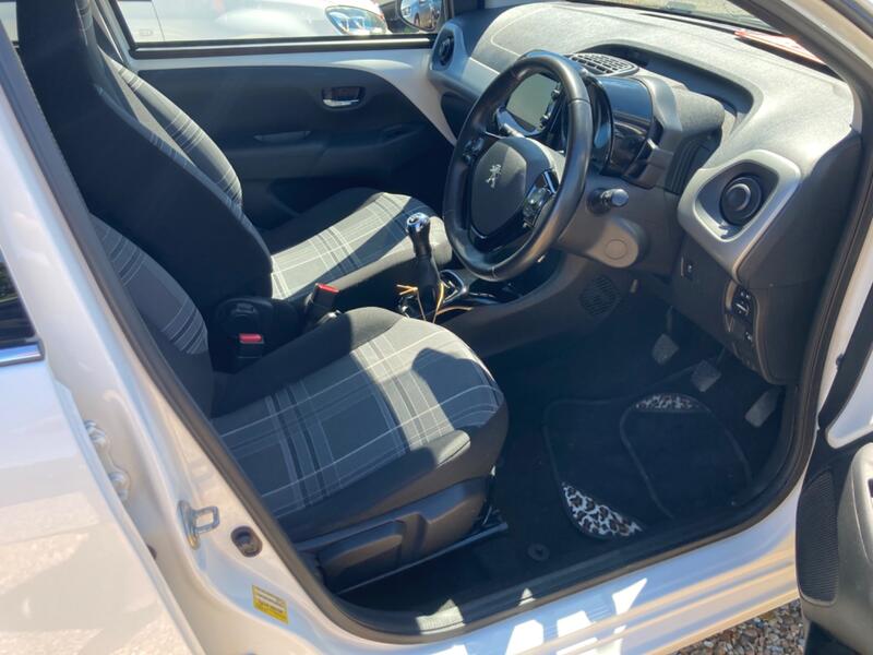 PEUGEOT 108