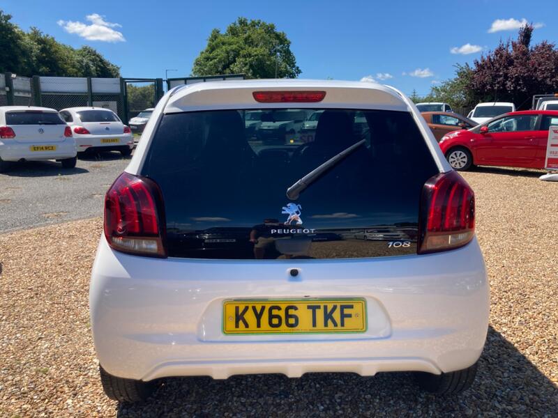 PEUGEOT 108