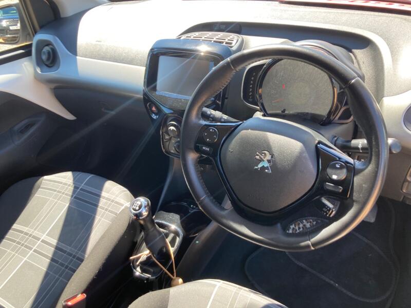 PEUGEOT 108